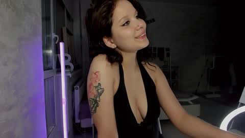 Snapshot of sunlovedamily chatting on 02-10-25, 12:08 Amy online show from 02-10-25, 12:08