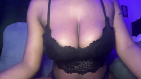 Snapshot of sunn3ie chatting on 11-22-25, 01:48 sunn3ie online show from 11-22-25, 01:48