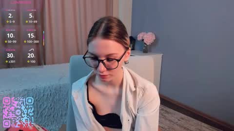 Kiki online show from 03-08-26, 02:04