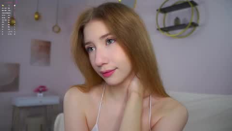 Snapshot of sunnmoonn chatting on 09-20-25, 01:34 Lily online show from 09-20-25, 01:34