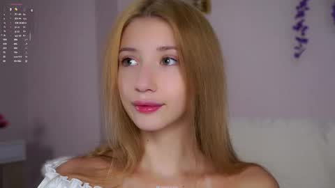 Snapshot of sunnmoonn chatting on 10-27-25, 01:37 Lily online show from 10-27-25, 01:37