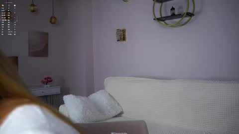 Snapshot of sunnmoonn chatting on 11-07-25, 02:39 Lily online show from 11-07-25, 02:39