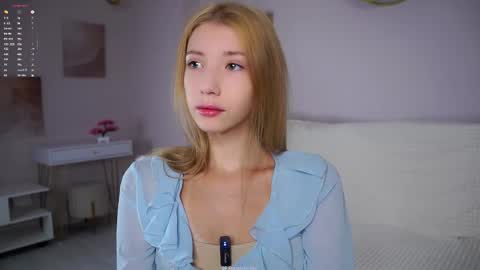 Snapshot of sunnmoonn chatting on 11-09-25, 03:32 Lily online show from 11-09-25, 03:32