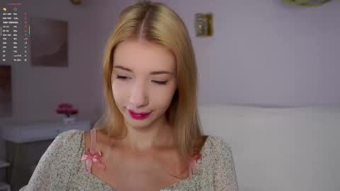 Snapshot of sunnmoonn chatting on 11-23-25, 02:39 Lily online show from 11-23-25, 02:39