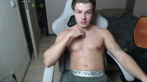 Snapshot of sunny1girl chatting on 02-10-25, 09:47 Alice and Sergey online show from 02-10-25, 09:47