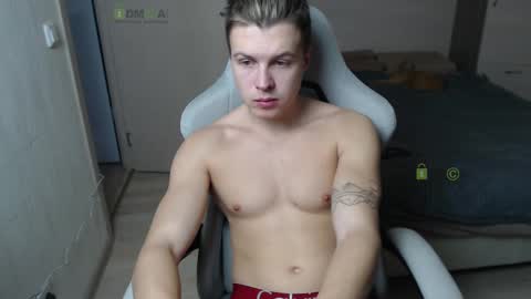 Snapshot of sunny1girl chatting on 02-14-25, 07:59 Alice and Sergey online show from 02-14-25, 07:59