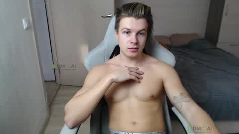 Snapshot of sunny1girl chatting on 03-08-25, 07:38 Alice and Sergey online show from 03-08-25, 07:38