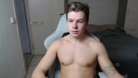 Snapshot of sunny1girl chatting on 03-10-25, 06:27 Alice and Sergey online show from 03-10-25, 06:27