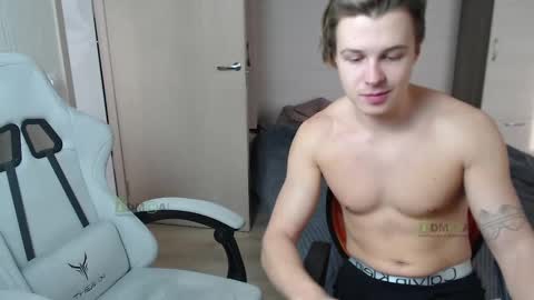 Snapshot of sunny1girl chatting on 03-11-25, 09:45 Alice and Sergey online show from 03-11-25, 09:45