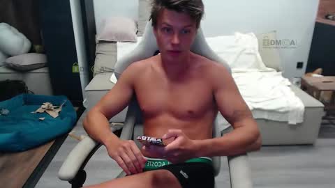 Snapshot of sunny1girl chatting on 09-21-25, 08:49 Alice and Sergey online show from 09-21-25, 08:49