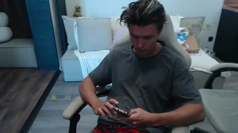 Snapshot of sunny1girl chatting on 09-30-25, 07:46 Alice and Sergey online show from 09-30-25, 07:46