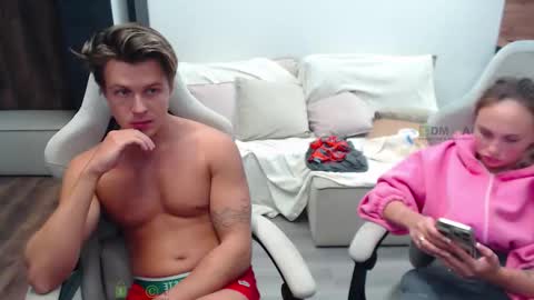 Snapshot of sunny1girl chatting on 10-02-25, 08:27 Alice and Sergey online show from 10-02-25, 08:27