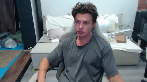 Snapshot of sunny1girl chatting on 10-04-25, 06:44 Alice and Sergey online show from 10-04-25, 06:44