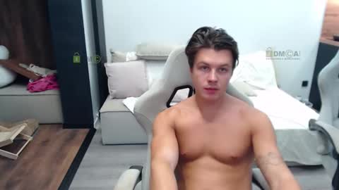 Snapshot of sunny1girl chatting on 10-11-25, 06:12 Alice and Sergey online show from 10-11-25, 06:12