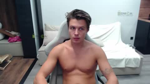 Snapshot of sunny1girl chatting on 10-14-25, 05:58 Alice and Sergey online show from 10-14-25, 05:58