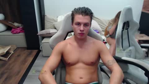 Snapshot of sunny1girl chatting on 10-17-25, 08:33 Alice and Sergey online show from 10-17-25, 08:33