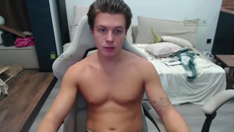 Snapshot of sunny1girl chatting on 10-27-25, 07:23 Alice and Sergey online show from 10-27-25, 07:23