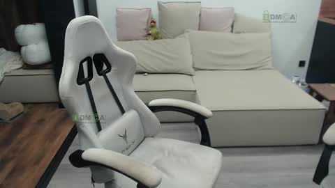 Snapshot of sunny1girl chatting on 11-16-25, 02:11 Alice and Sergey online show from 11-16-25, 02:11