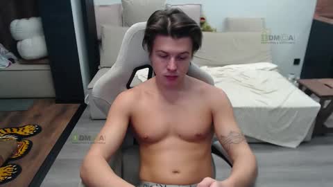 Snapshot of sunny1girl chatting on 12-04-25, 08:34 Alice and Sergey online show from 12-04-25, 08:34