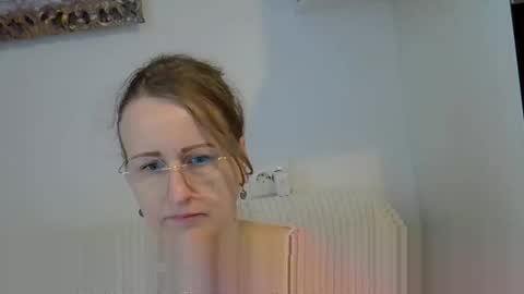 Snapshot of sunny__mood chatting on 04-15-26, 08:21 sunny__mood online show from 04-15-26, 08:21