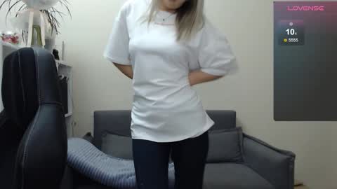 Naomi online show from 02-18-25, 01:00