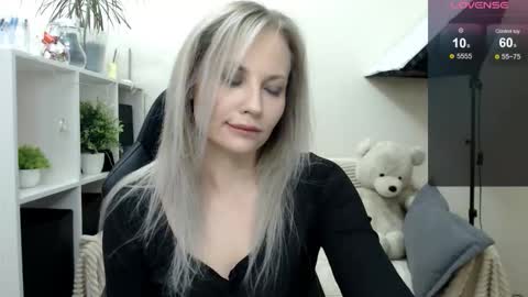 Naomi online show from 11-05-25, 10:48