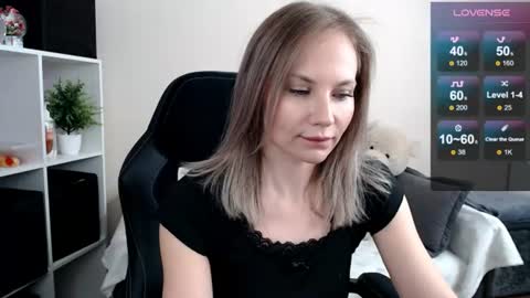 Snapshot of sunny_bunny6 chatting on 06-27-26, 07:35 Naomi online show from 06-27-26, 07:35