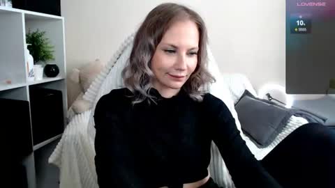 Snapshot of sunny_bunny6 chatting on 07-14-26, 08:14 Naomi online show from 07-14-26, 08:14