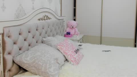 Vanessa online show from 04-21-26, 05:14