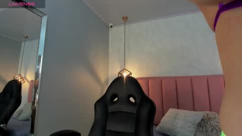  S U N N Y online show from 09-18-25, 12:29