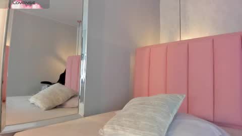  S U N N Y online show from 10-28-25, 01:47