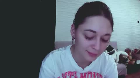 Snapshot of sunnygirlnicole chatting on 10-18-25, 08:48 SunnyGirlNicole online show from 10-18-25, 08:48