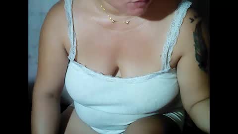 Snapshot of sunshine_38 chatting on 10-16-25, 03:07 sunshine_38 online show from 10-16-25, 03:07