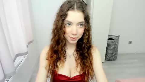 Snapshot of sunshine_bliss chatting on 06-18-26, 03:38 sunshine_bliss online show from 06-18-26, 03:38