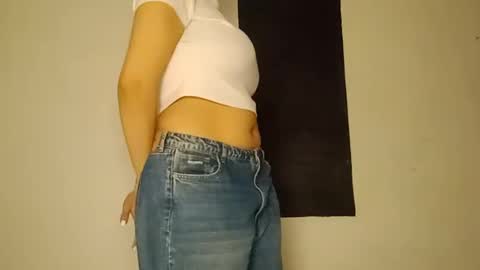 Snapshot of sunshine_days chatting on 12-16-24, 03:08 Annie online show from 12-16-24, 03:08