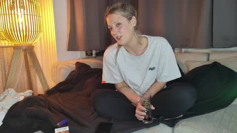 Ava online show from 01-11-25, 11:13