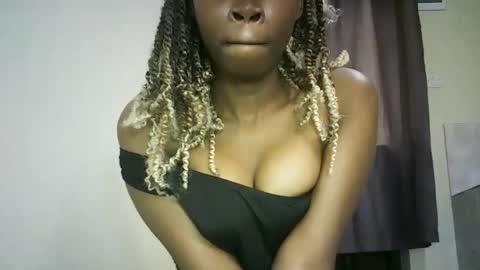 Snapshot of sunshine_g chatting on 12-22-25, 05:37 Sunshine online show from 12-22-25, 05:37