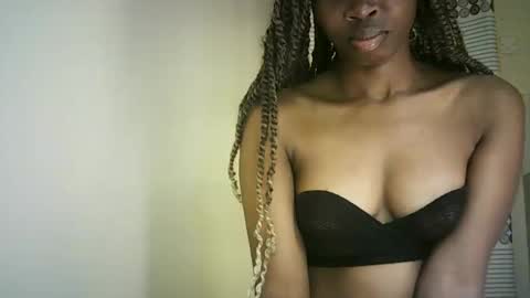 Snapshot of sunshine_g chatting on 01-15-26, 11:48 Sunshine online show from 01-15-26, 11:48