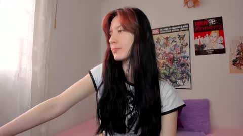 Snapshot of sunshine_girl9 chatting on 03-06-25, 07:32 sunshine_girl9 online show from 03-06-25, 07:32