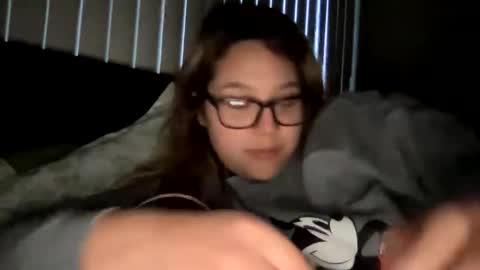 Snapshot of sunshinemae09 chatting on 11-21-25, 12:43 sunshinemae09 online show from 11-21-25, 12:43