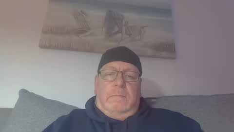 Snapshot of sunspotbaby chatting on 11-17-25, 05:13 Sunspotbaby online show from 11-17-25, 05:13