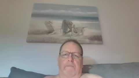 Snapshot of sunspotbaby chatting on 11-23-25, 04:01 Sunspotbaby online show from 11-23-25, 04:01