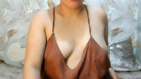 Snapshot of superb_ass25 chatting on 07-25-26, 04:21 KIMZY online show from 07-25-26, 04:21
