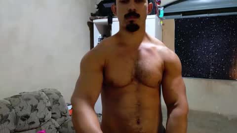 Snapshot of superbigmr chatting on 03-10-26, 05:01 james online show from 03-10-26, 05:01