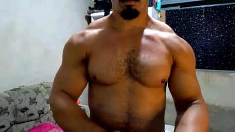 Snapshot of superbigmr chatting on 03-11-26, 09:32 james online show from 03-11-26, 09:32