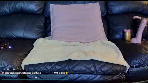 Snapshot of superduty5speed chatting on 03-02-25, 04:28 Thomas online show from 03-02-25, 04:28