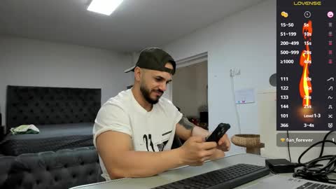 Snapshot of supermanboyxxl chatting on 03-26-26, 07:25 supermanboyxxl online show from 03-26-26, 07:25