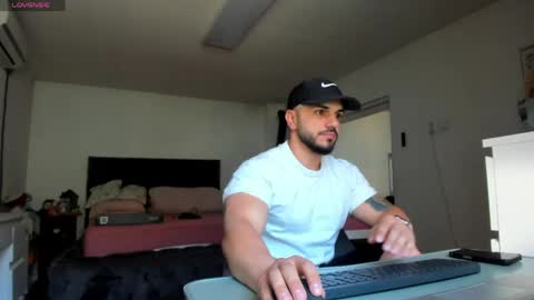 Snapshot of supermanboyxxl chatting on 04-24-26, 05:43 supermanboyxxl online show from 04-24-26, 05:43