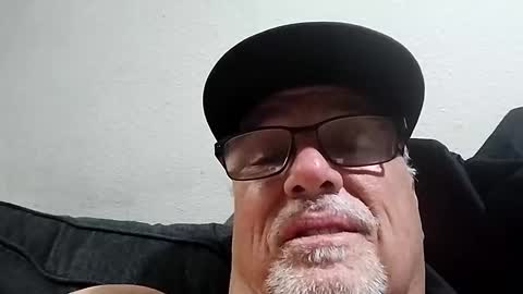 Snapshot of surfdude777888 chatting on 03-05-25, 11:49 surfdude777888 online show from 03-05-25, 11:49