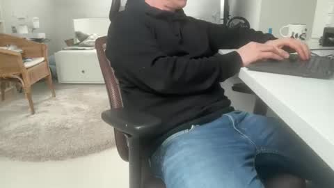 Snapshot of surfstar81 chatting on 12-04-25, 10:13 surfstar81 online show from 12-04-25, 10:13